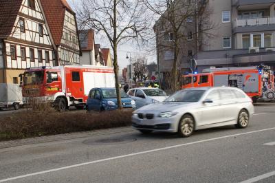 Enzberg: Gas im Gebaeude in der Sparkasse Enzberg - Feuerwehr aus Muehlacker und Enzberg im Einsatz